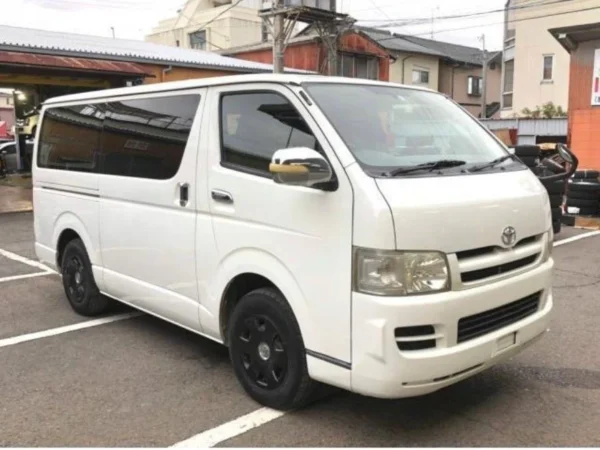 Toyota Hiace  KDH200 - Image 2