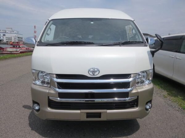 Toyota Hiace - Image 6