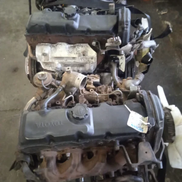 Toyota Hilux 2L Engine - Image 4